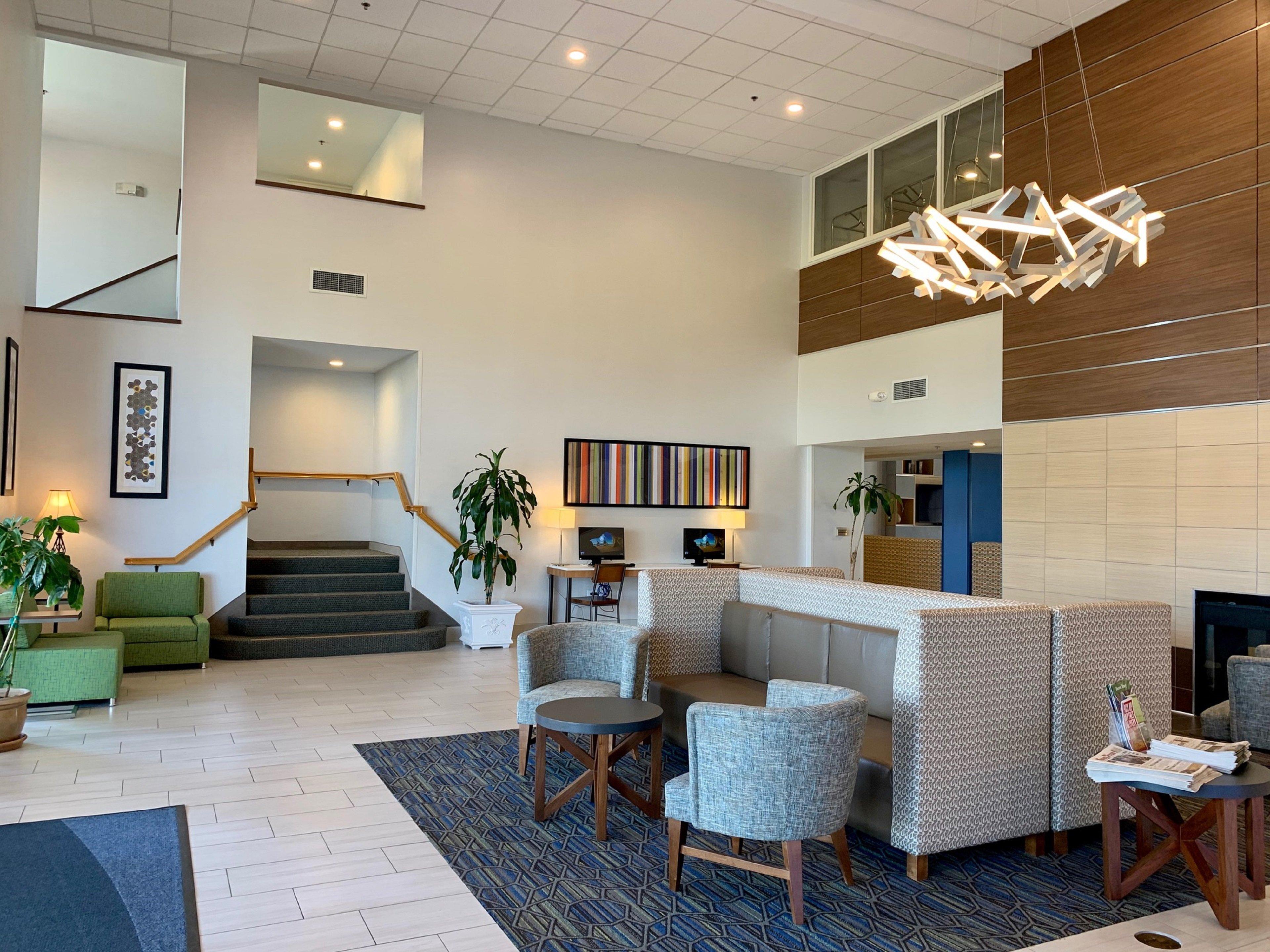 Holiday Inn Express & Suites Tracy By Ihg Exterior photo