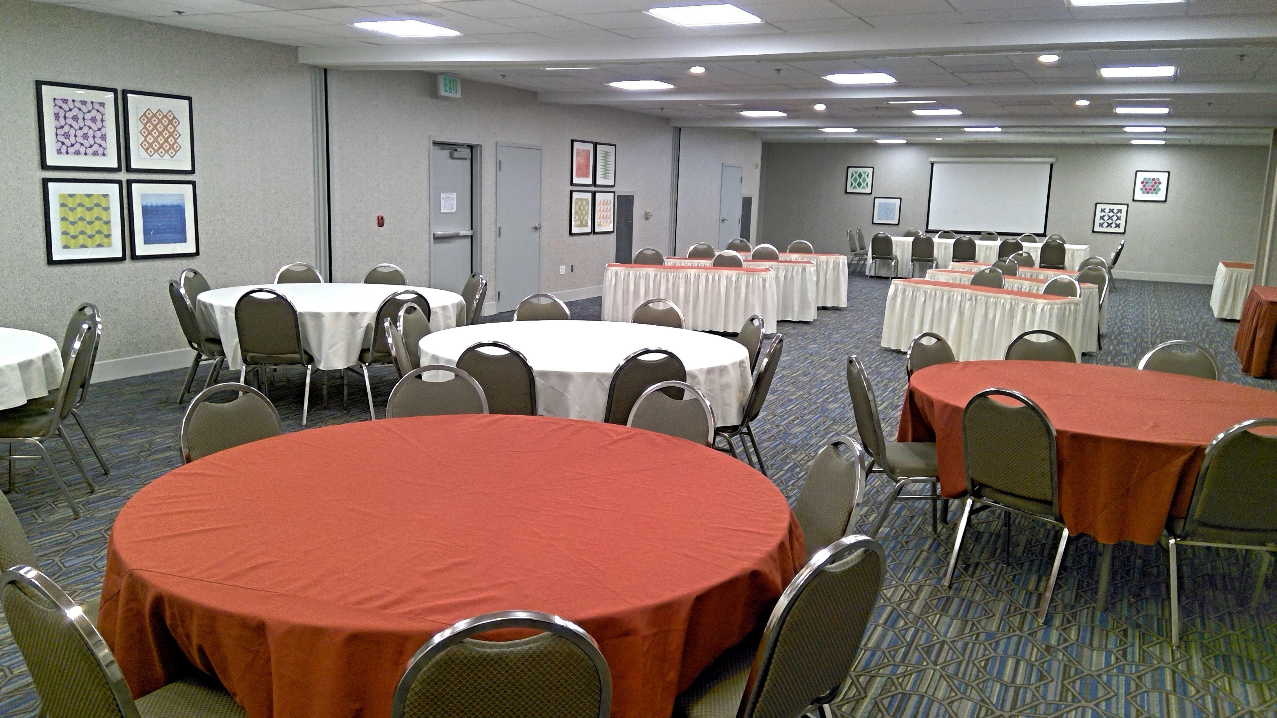Holiday Inn Express & Suites Tracy By Ihg Exterior photo